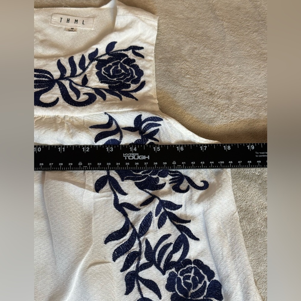 THML Boho Embroidered Sleeveless Top White Navy Floral Gauzy Lightweight Medium - Picture 6 of 7